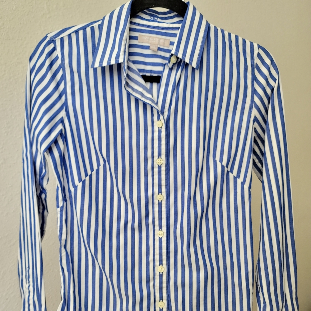 Banana Republic Blue Stripe Fitted Button Down Size 2